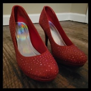 Silver Slipper red reels, size 8